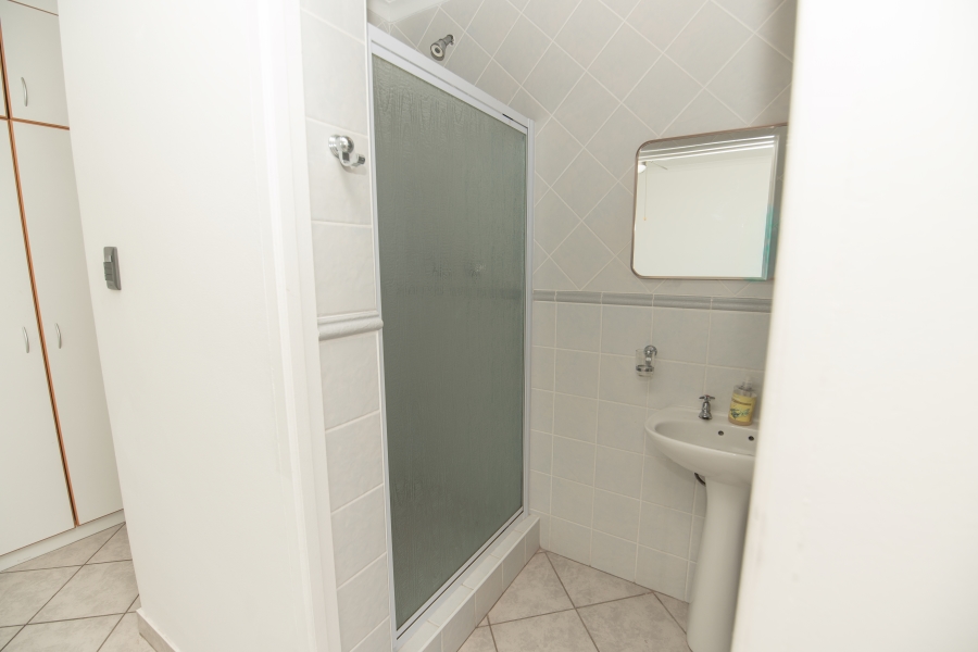 6 Bedroom Property for Sale in Beachview Eastern Cape